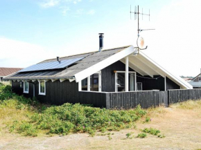 Three-Bedroom Holiday home in Hvide Sande 1